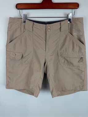 The North Face women’s Tan Hiking outdoor nylon Cargo Shorts size 10 Long